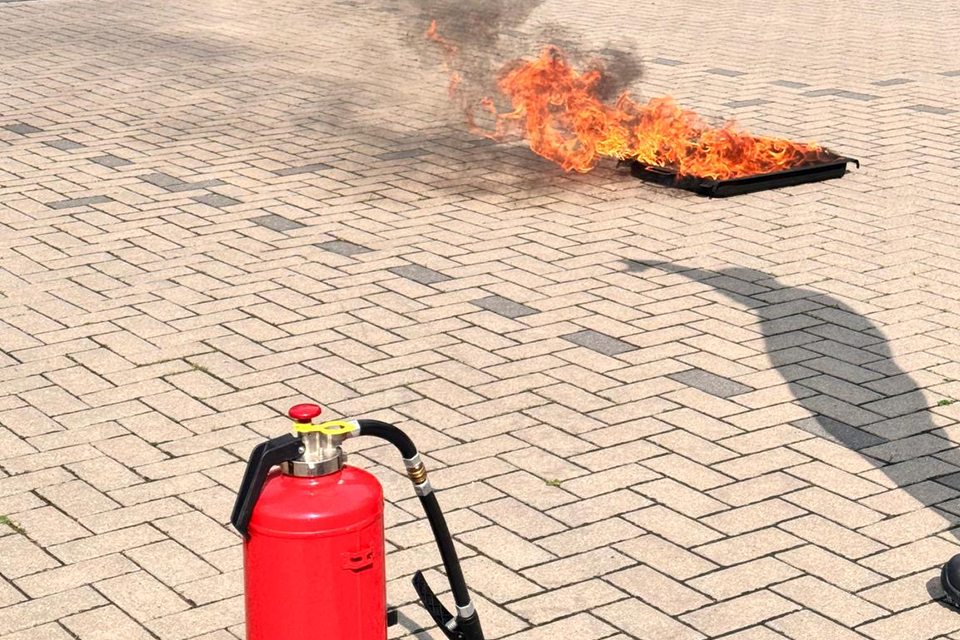 DRK Kita Pusteblume & Zwergenland- Feuerlöschübung