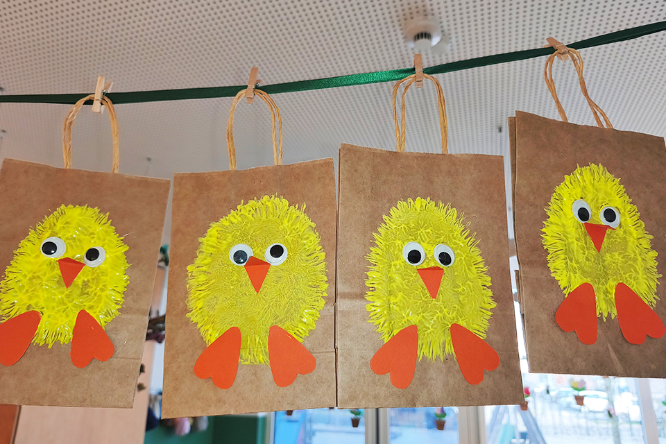 DRK Kita Zwergenland - Osterbasteln